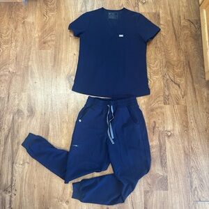 Navy Blue Figs Technical Collection Jogger Scrub Set. Small